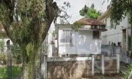 Casa para Venda - 330m², 3 dormitórios, 3 vagas - Petrópolis