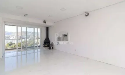 Casa para Venda - 377m², 4 dormitórios, sendo 2 suítes, 3 vagas - Teresópolis