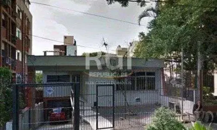 Casa para Venda - 250m², 3 dormitórios, 2 vagas - Petrópolis