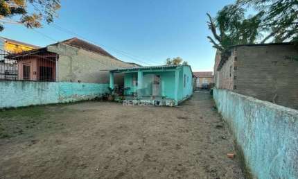 Casa para Venda - 482m², 3 dormitórios, 3 vagas - Camaquã, Porto Alegre