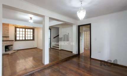 Casa Condominio para Venda - 191m², 5 dormitórios, sendo 1 suites, 3 vagas - Tri
