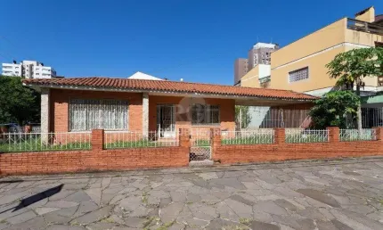 Casa para Venda - 522.36m², 4 dormitórios, 3 vagas - Menino Deus
