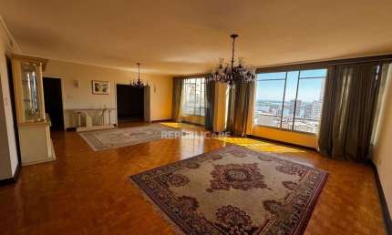 Apartamento super Amplo em frente a Santa Casa, Centro Histórico - POA