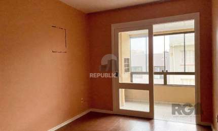 Apartamento com sacada, churrasqueira e vaga de garagem no Centro Histórico
