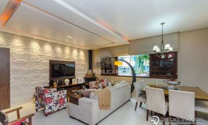 Casa para Venda - 216m², 4 dormitórios, sendo 1 suites, 4 vagas - Menino Deus