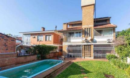 Casa para Venda - 349m², 4 dormitórios, sendo 1 suites, 3 vagas - Tristeza