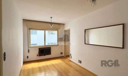 APARTAMENTO SEMIMOBILIADO COM ÓTIMA LOCALIZAÇÃO NO CENTRO HISTÓRICO