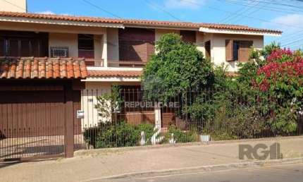 Casa 3 dormitórios, 1 suíte, vaga de garagem, Bairro Princesa Izabel