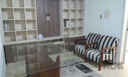 Apartamento na Luiz Manoel,2 dormitórios,desocupado,frente,bairro Santana
