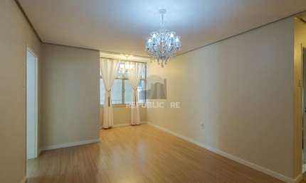 Apartamento de 80 m²semi mobiliado, 3 dormitórios e 1 suíte no Centro Histórico