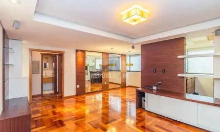 Apartamento semi mobiliado, impecável, com 126m² privativo.