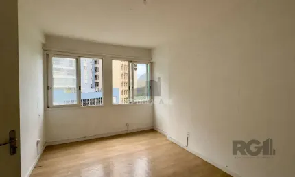 Apartamento 1 dormitório de frente no centro histórico