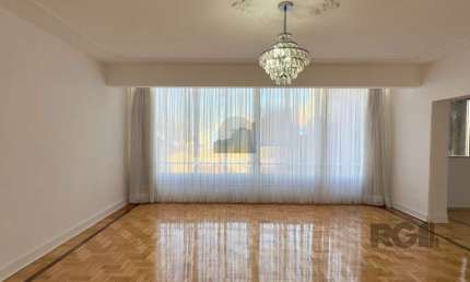 SUPER APARTAMENTO REFORMADO DE 3 DORMITÓRIOS EM ÓTIMA LOCALIZAÇÃO NA DUQUE