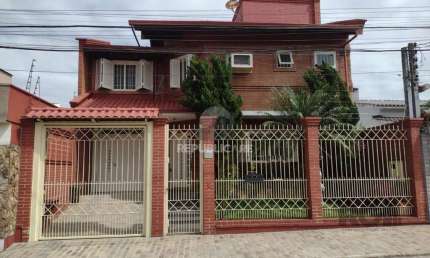 Casa semi mobiliada, 4 dormitórios, 5 vagas Bairro Vila Cachoeirinha