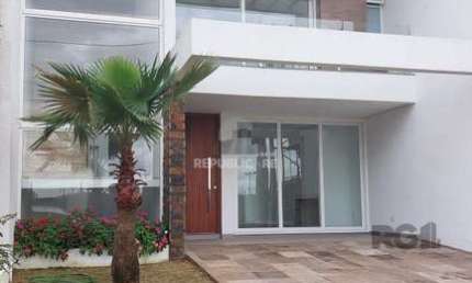 Casa 2 dormitórios, 1 suíte, 4 vagas, Bairro Central Park