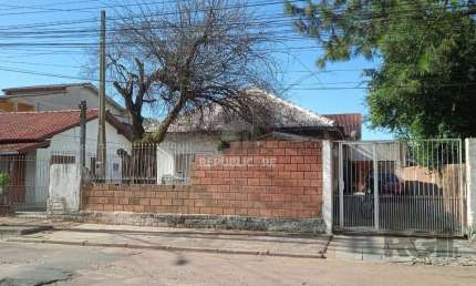 Casa 3 dormitórios, vagas de garagem, Bairro Vila Cachoeirinha