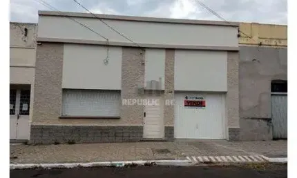 Casa central com 3 dorm. por R$ 850.000,00 -S. do Livramento