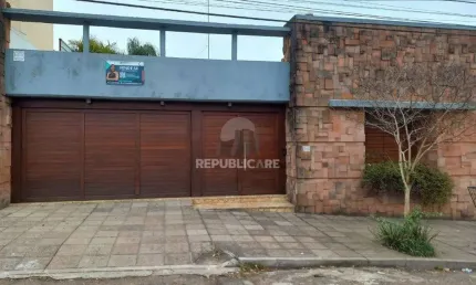 Casa com 3 dormitórios (1 sendo suíte) por R$ 4.000.000,00 na Rua Antônio Fernan