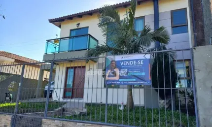 Casa com 3 dormitórios (1 sendo suíte) por R$ 700.000,00 na Av. Daltro Filho nº1