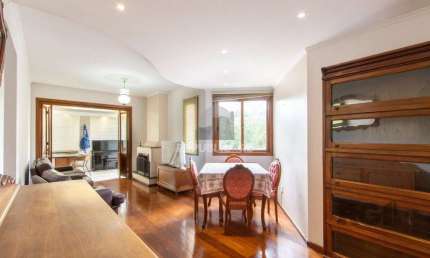 Apartamento semi mobiliado de 3 quartos com suíte no bairro Tristeza junto ao Co