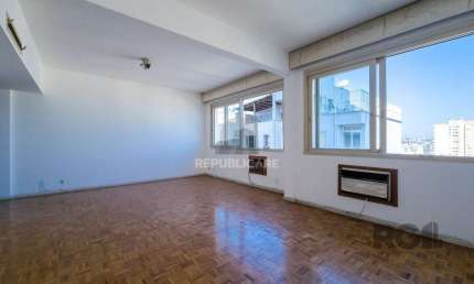 Apartamento, 3 quartos, 1 suite, dependência de empregada, elevador - Centro His