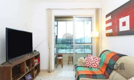 Apartamento 59m² - 2 dormitórios e 1 vaga no bairro Cavalhada