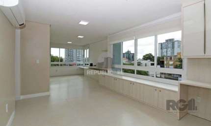 Excelente apartamento de 98m² com 3 dormitórios e 2 vagas.