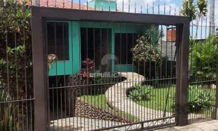 Casa 4 dormitórios, 1 suíte, vagas de garagem, Bairro Bom Princípio