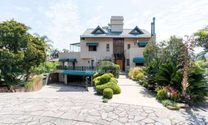 Casa Condominio para Locação/Aluguel - 784m², 6 dormitórios, sendo 2 suites, 6 v