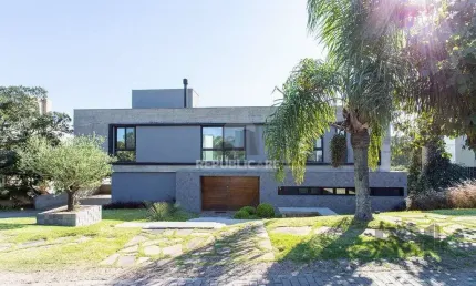 Casa em condomínio 4 dormitórios à venda teresópolis porto alegre/rs