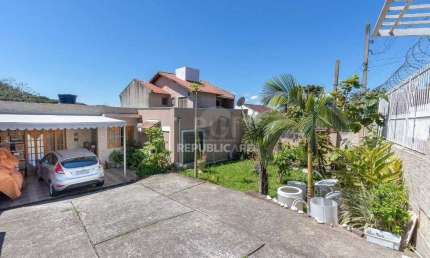 Casa para Venda - 370m², 4 dormitórios, sendo 1 suites, 6 vagas - Lomba do Pinhe