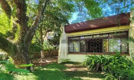 Casa à venda no bairro menino deus em porto alegre. com 160m² de área privativa