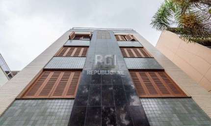 Cobertura para Venda - 248.34m², 3 dormitórios, sendo 1 suites, 3 vagas - Petróp
