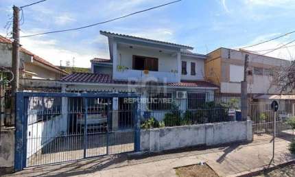 Casa para Venda - 270m², 4 dormitórios, sendo 1 suites, 5 vagas - Partenon
