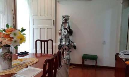 Casa para Venda - 250m², 5 dormitórios, 5 vagas - Jardim Botânico