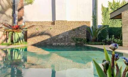 Casa para Venda - 238m², 3 dormitórios, sendo 3 suites, 6 vagas - Três Figueiras
