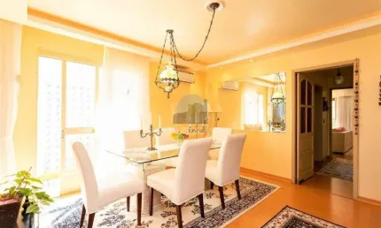 Casa para Venda - 228m², 4 dormitórios, sendo 1 suites, 5 vagas - Teresópolis