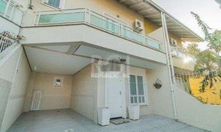 Casa para Venda - 137m², 3 dormitórios, sendo 3 suites, 2 vagas - Hípica
