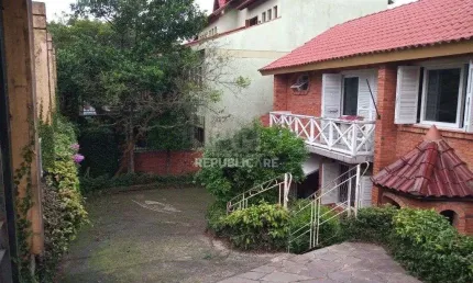 Casa para venda - 256.87m², 3 dormitórios, sendo 1 suites, 2 vagas - teresópolis