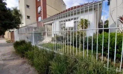 Terreno para Venda - 228m², 3 dormitórios, sendo 1 suites, 2 vagas - Menino Deus