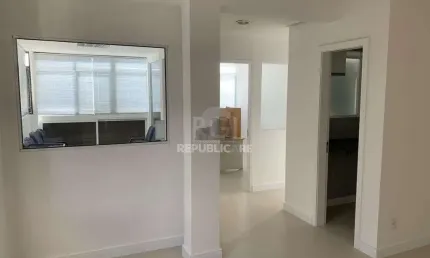 Sala comercial na Getúlio Vargas com 81,92m² privativos
