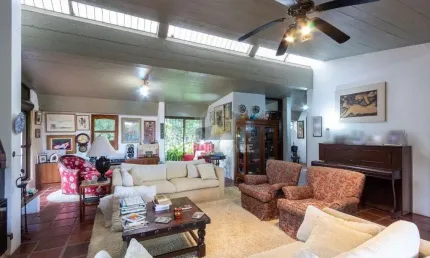 Casa para Venda - 600m², 3 dormitórios, sendo 1 suites, 8 vagas - Vila Assunção