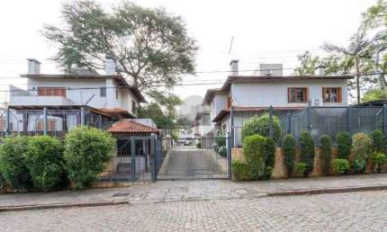 Casa em condomínio para Venda com 4 dormitórios, sendo 1 suites e 4 vagas no bai
