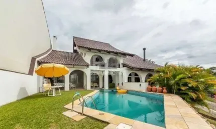 Casa para Venda - 456m², 3 dormitórios, sendo 2 suites, 2 vagas - Vila Assunção