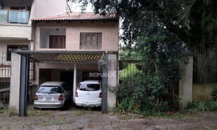 Casa para Venda com 3 dormitórios, sendo 1 suites e 3 vagas no bairro Ipanema