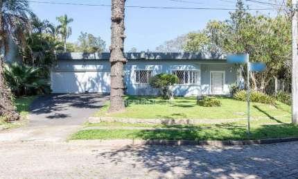 Casa para Venda - 250m², 3 dormitórios, sendo 1 suites, 3 vagas - Tristeza