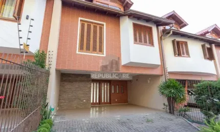 Casa para Venda - 233.34m², 3 dormitórios, sendo 1 suites, 4 vagas - Tristeza