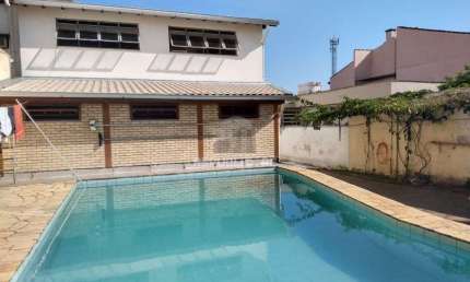 Casa para Venda - 322.4m², 2 dormitórios, 7 vagas - Cristal