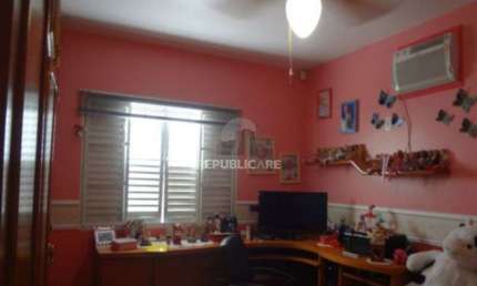 Casa com 3 quartos à venda na Rua Doutor Raul Moreira, 790, Cristal, Porto Alegre
