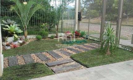 Casa para Venda - 350m², 3 dormitórios, sendo 1 suites, 2 vagas - Alto Teresópol